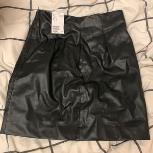 h&m black leather skirt!🖤